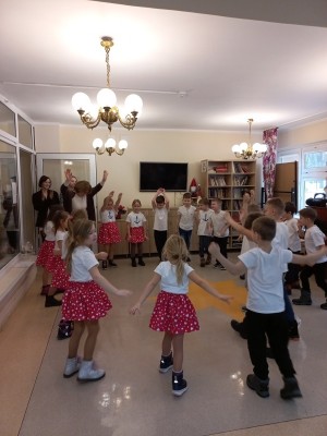 Występ zespołu dziecięcego