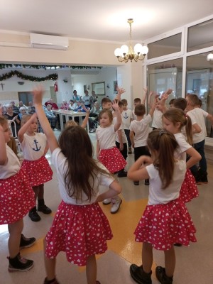 Występ zespołu dziecięcego