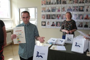 Mieszkańcy DPS na wernisażu