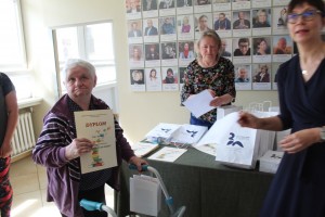 Mieszkańcy DPS na wernisażu