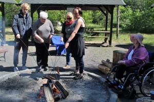 Mieszkańcy DPS w Parchaniu w Balczewie 