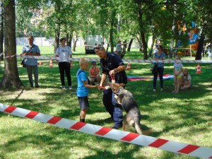Pokaz psa policyjnego