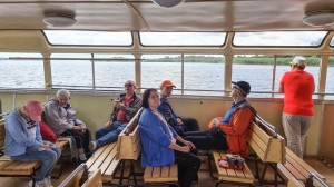 Uczestnicy wycieczki na statku